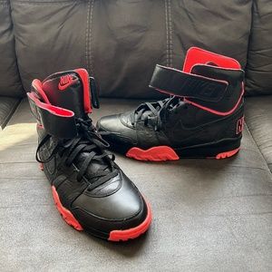 Nike Air Shark Trainer Premium ‘Ostrich’